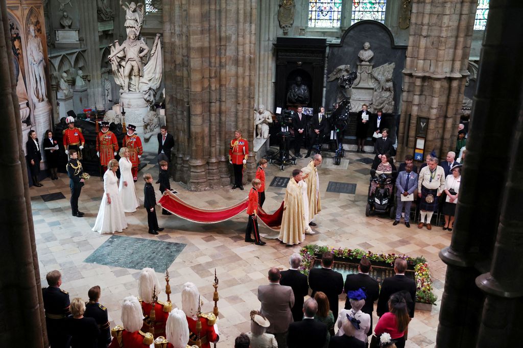 2,300 guest witnessed the coronation inside the Abbey