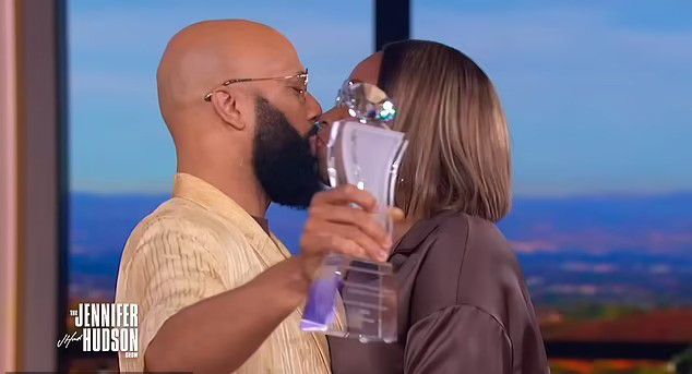 jennifer hudson and common kissing on her talk show