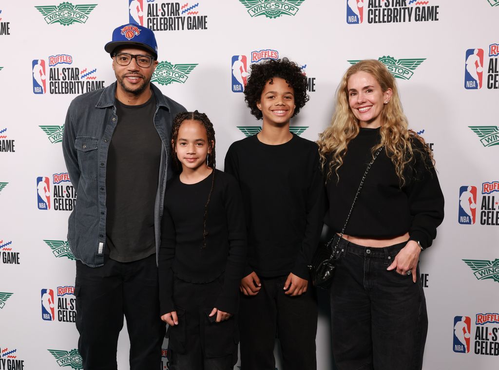 Donald Faison et Cacee Cobb et leurs enfants assistent au NBA All-Star Celebrity Game 2026
