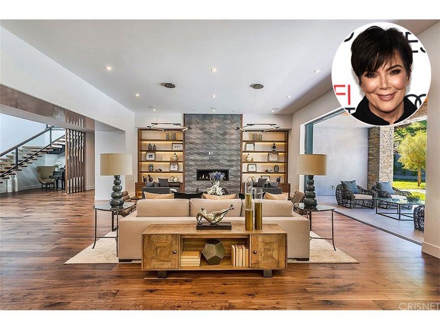 5 Kris Jenner living room