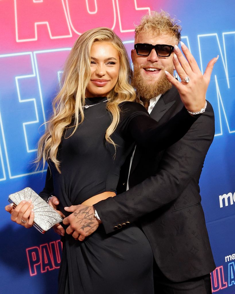 Qui est la fiancée de Jake ?