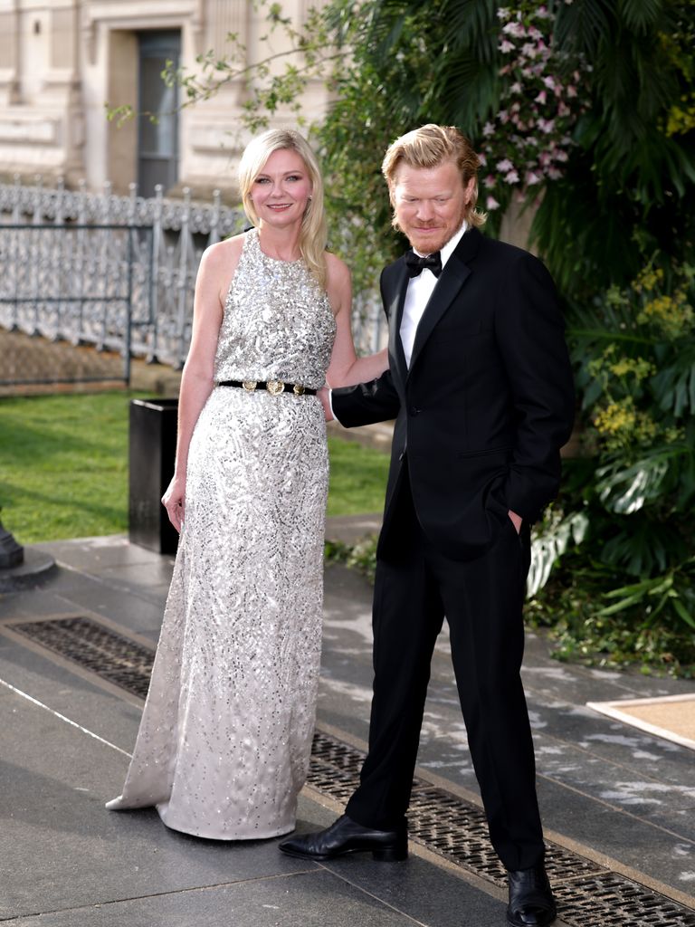 Kirsten Dunst and Jesse Plemons arrives at the Bal D'Ete At The MusÃ©e Des Arts DÃ©coratifs on July 06, 2025 in Paris, France. 