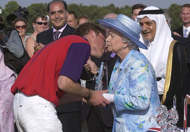 william kisses queen ascot