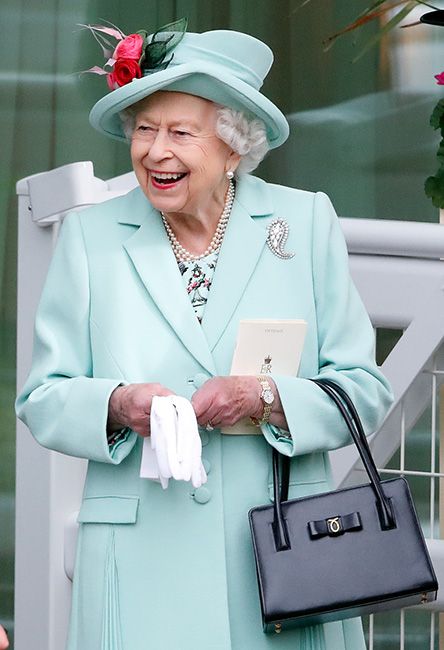 The Queen handbag Ascot