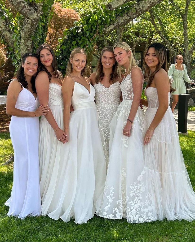 Lara Spencer's daughter Kate looks wedding ready at her graduation with friends