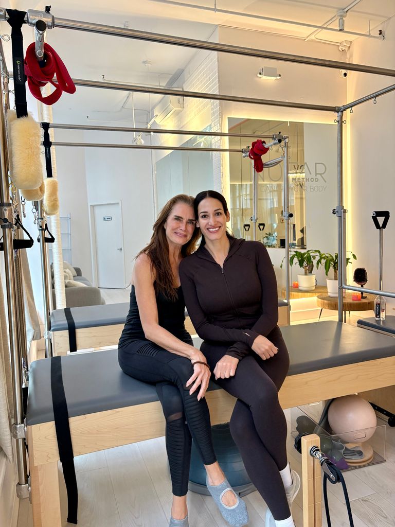Nofar Hagag, instructeur de Pilates de Brooke Shields, a partagé les moyens les meilleurs et les plus simples de rester en forme 