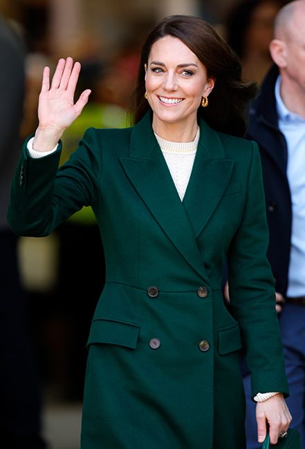 Princess Kate waves in Leeds for Early Years campaign