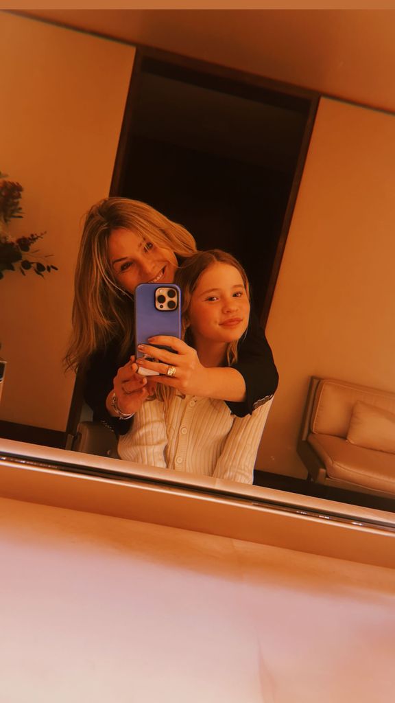 Mirror selfie of Jenna and her daughter Mila