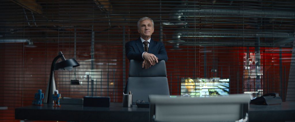 Le thriller de travail en 8 parties 'torsa 3 Homme en costume debout