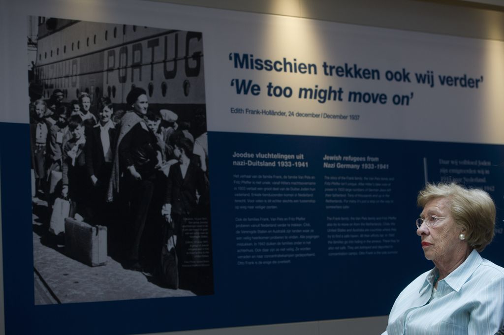 Eva opened an exhibition, 'Misschien trekken ook wij verder' ('We too might move on'), at the Anne Frank museum in Amsterdam in 2012