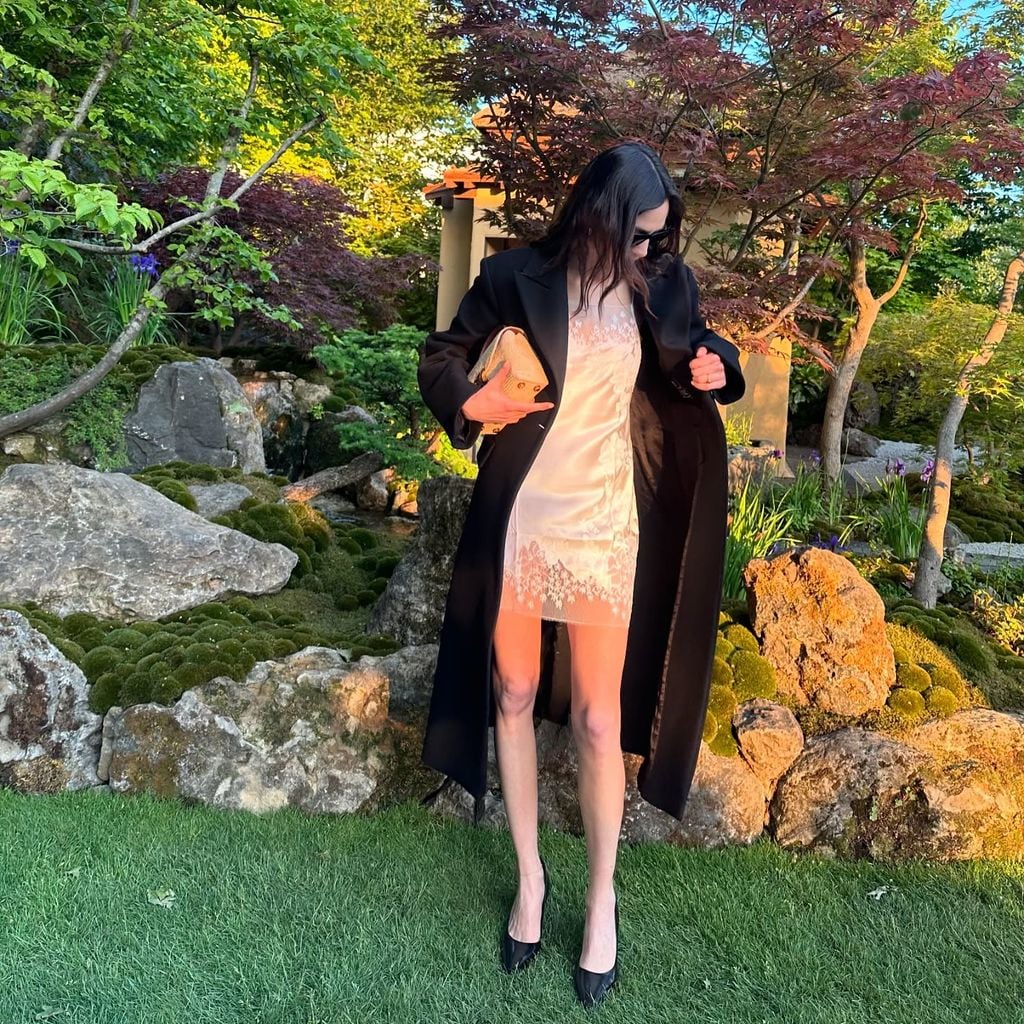 Alexa wore the chicest night dress to the Chelsea Flower Show