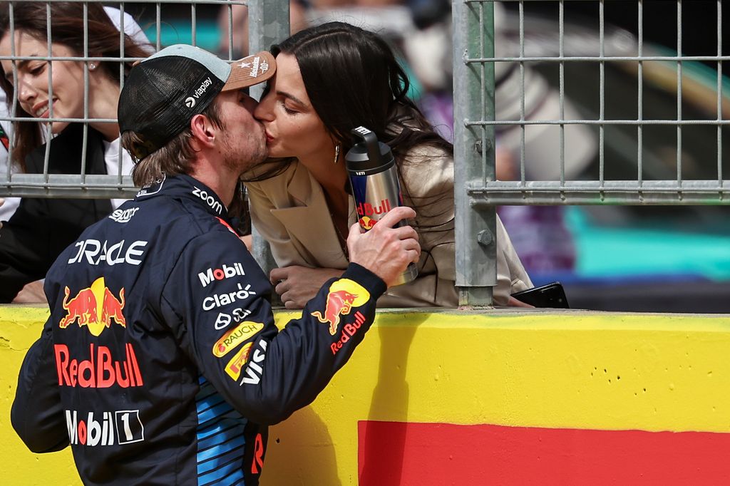Max Verstappen and Kelly Piquet kissing