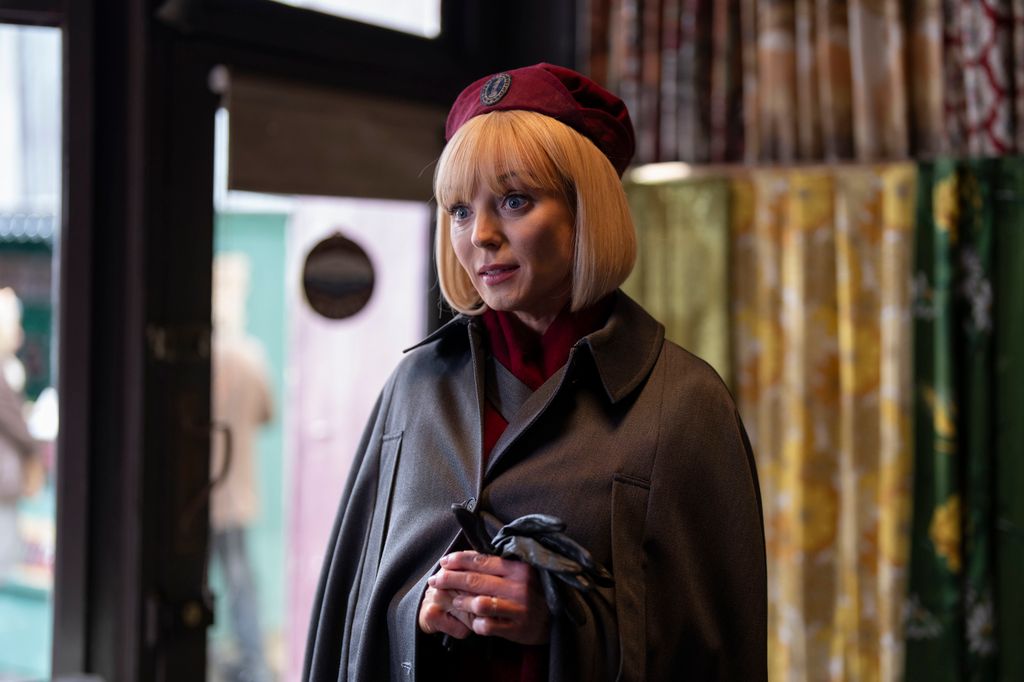 Trixie Aylward (Helen George) 