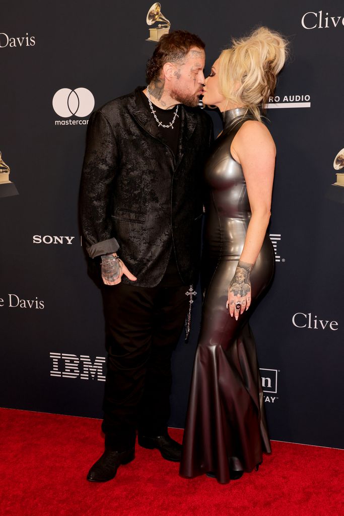 Jelly Roll présente sa plus grande transformation en matière de perte de poids à ce jour lors de sa dernière sortie 2 Jelly avec sa femme Bunny