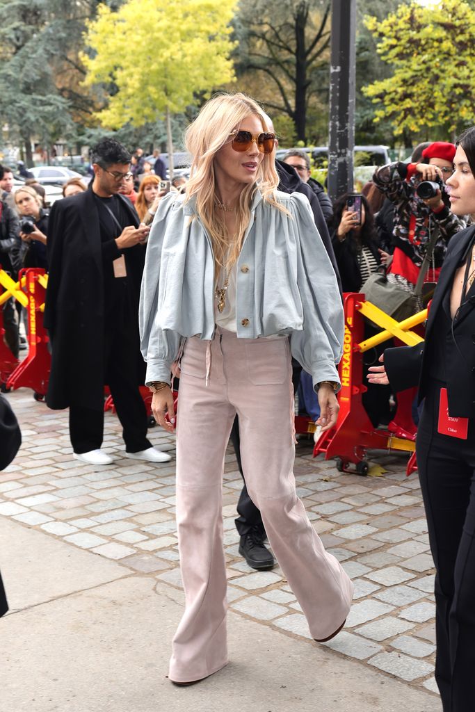 Sienna Miller attends the ChloÃ© Womenswear Spring-Summer 2025 show as part of Paris Fashion Week on September 26, 2024 in Paris, France. (Photo by Jacopo Raule/Getty Images)