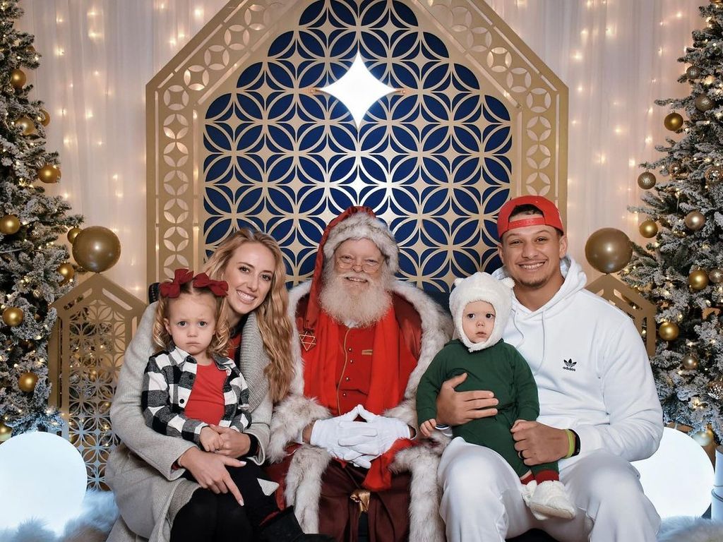 patrick mahomes with wife brittany and kids sterling and bronze