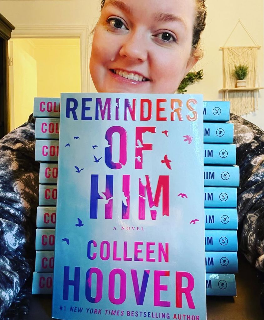 Adaptations BookTok incontournables de la diffusion 2026 Vous devez absolument lire en premier 5 Les rappels de lui sont un autre des livres à succès de Colleen Hoover