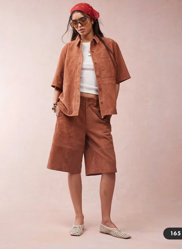 ASOS memiliki banyak celana pendek Bermuda saat ini - termasuk yang suede ini