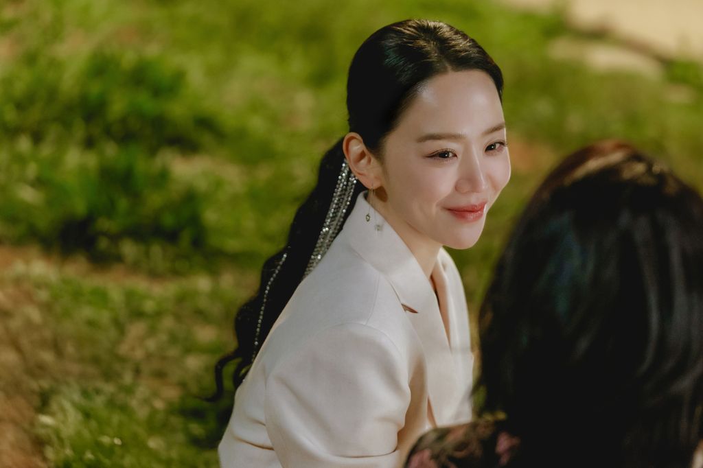 Le thriller mystérieux « exceptionnel » en 8 parties, The Art of Sarah, est votre prochaine frénésie Netflix 2 Shin Hae-sun joue Sarah Kim