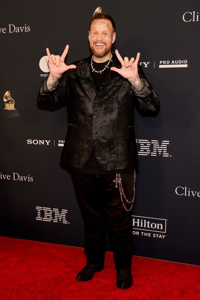 Jelly Roll présente sa plus grande transformation en matière de perte de poids à ce jour lors de sa dernière sortie 1 Jelly Roll assiste au 68e gala pré-GRAMMY Awards