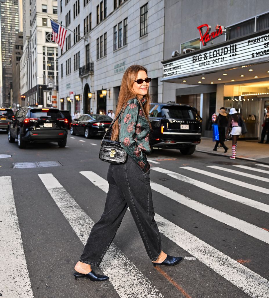 Katie Holmes chegando na exibição de Pieces of April em Nova York