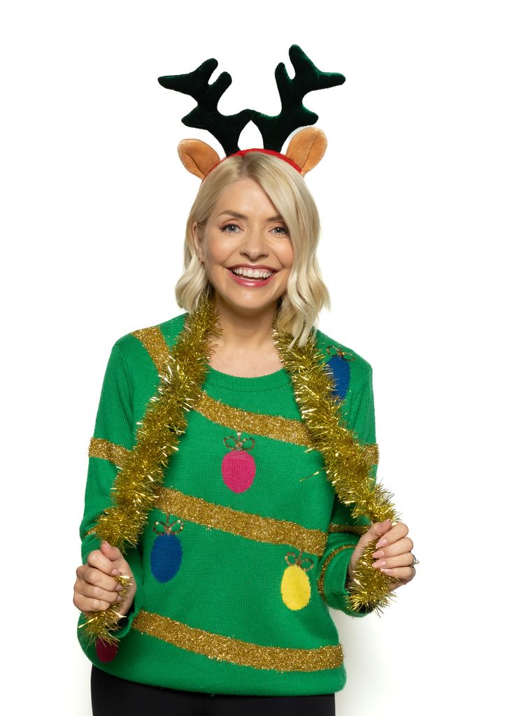 Holly Willoughby supports festive jumper