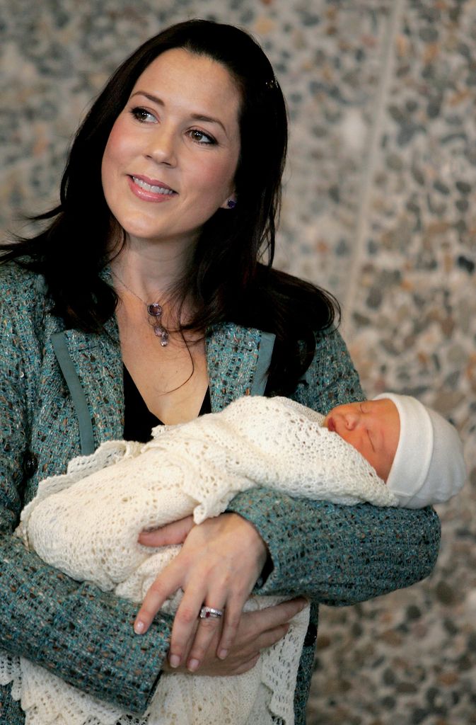 Queen Mary leaving hospital with Crown Prince Christian in 2005