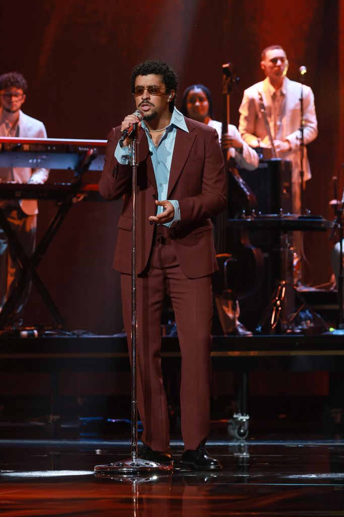 Un chanteur de classe avec un style ultime ? Salut Bad Bunny !