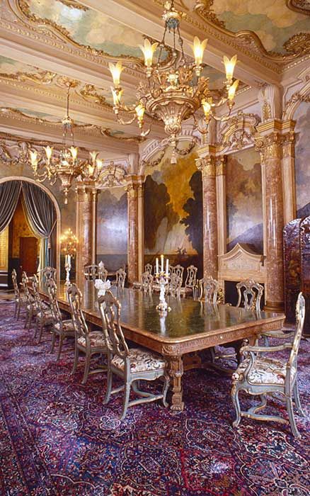 trump home dining room
