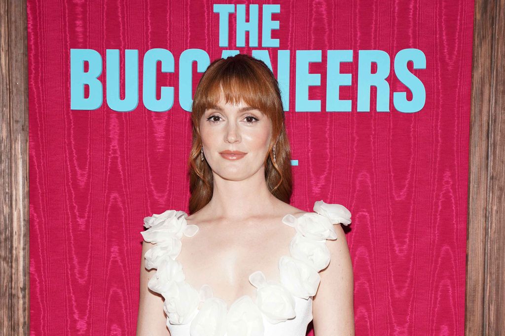 Leighton Meester Bucaneers red carpet