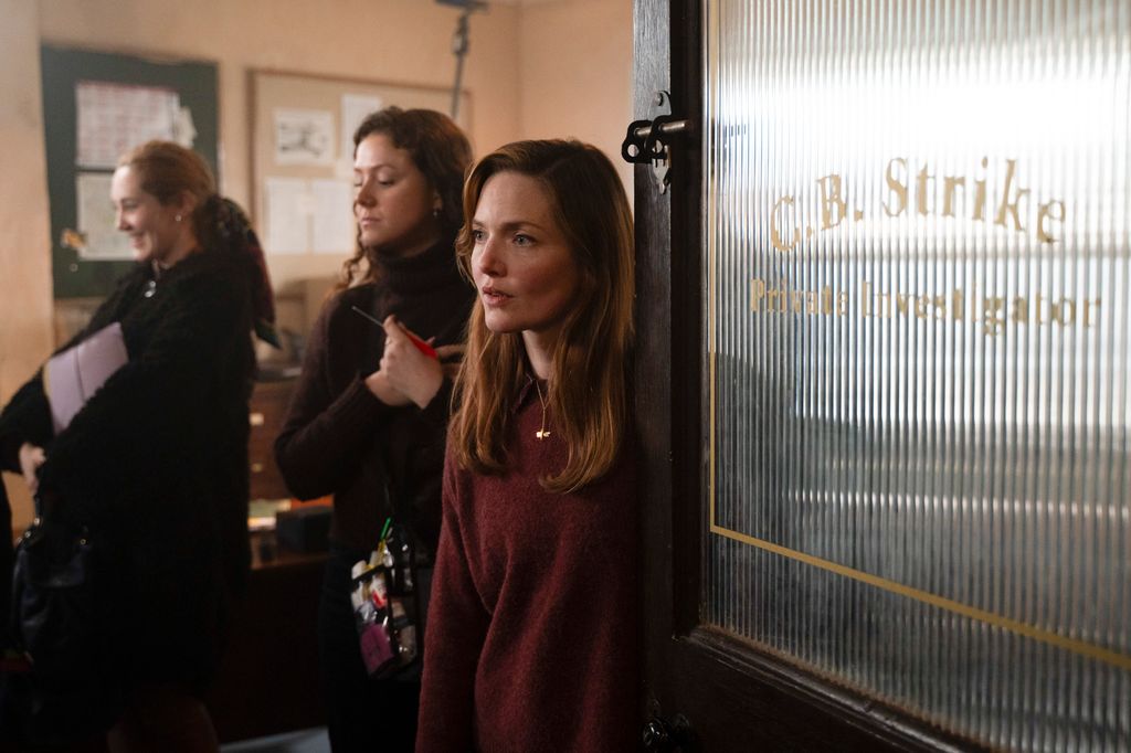 Robin Ellacott, played by Holliday Grainger, often wears the necklace in the show 