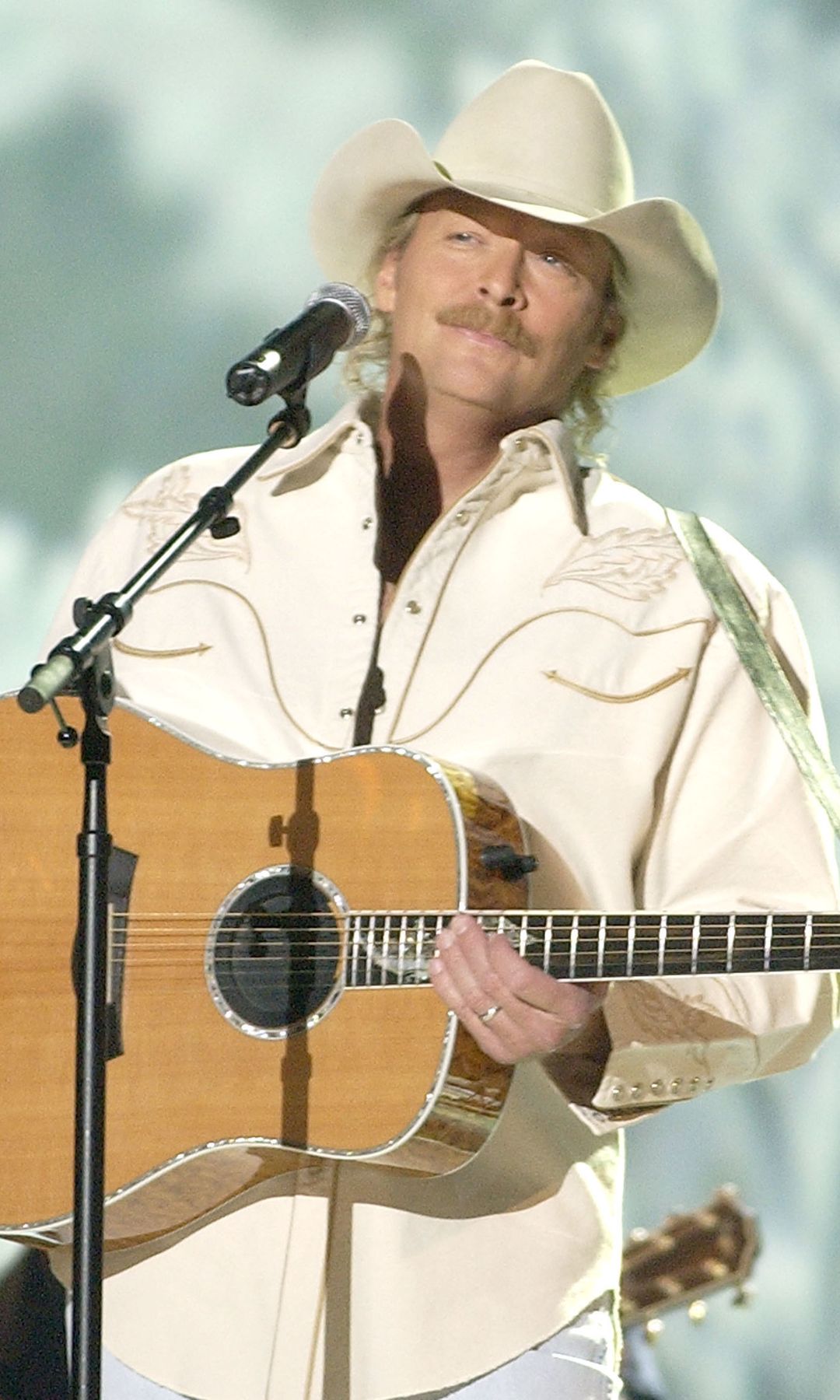 When will Alan's final concert be?