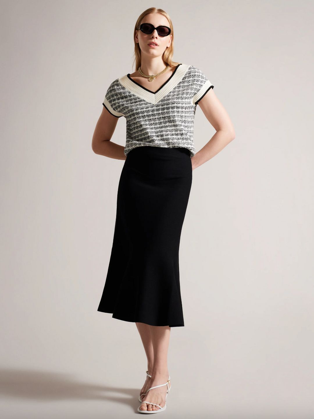 Oliviay A Line Knitted Midi Skirt