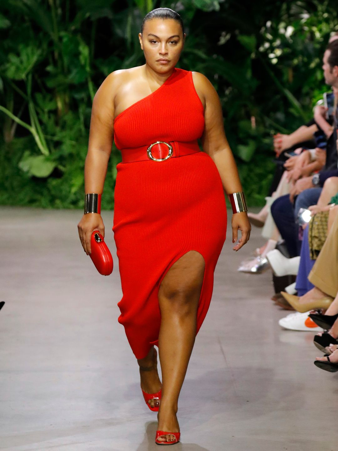 NEW YORK, NEW YORK - SEPTEMBER 14: Paloma Elsesser walks the runway during the Michael Kors Collection Spring/Summer 2023 Runway Show on September 14, 2022 in New York City. (Photo by JP Yim/Getty Images for Michael Kors)