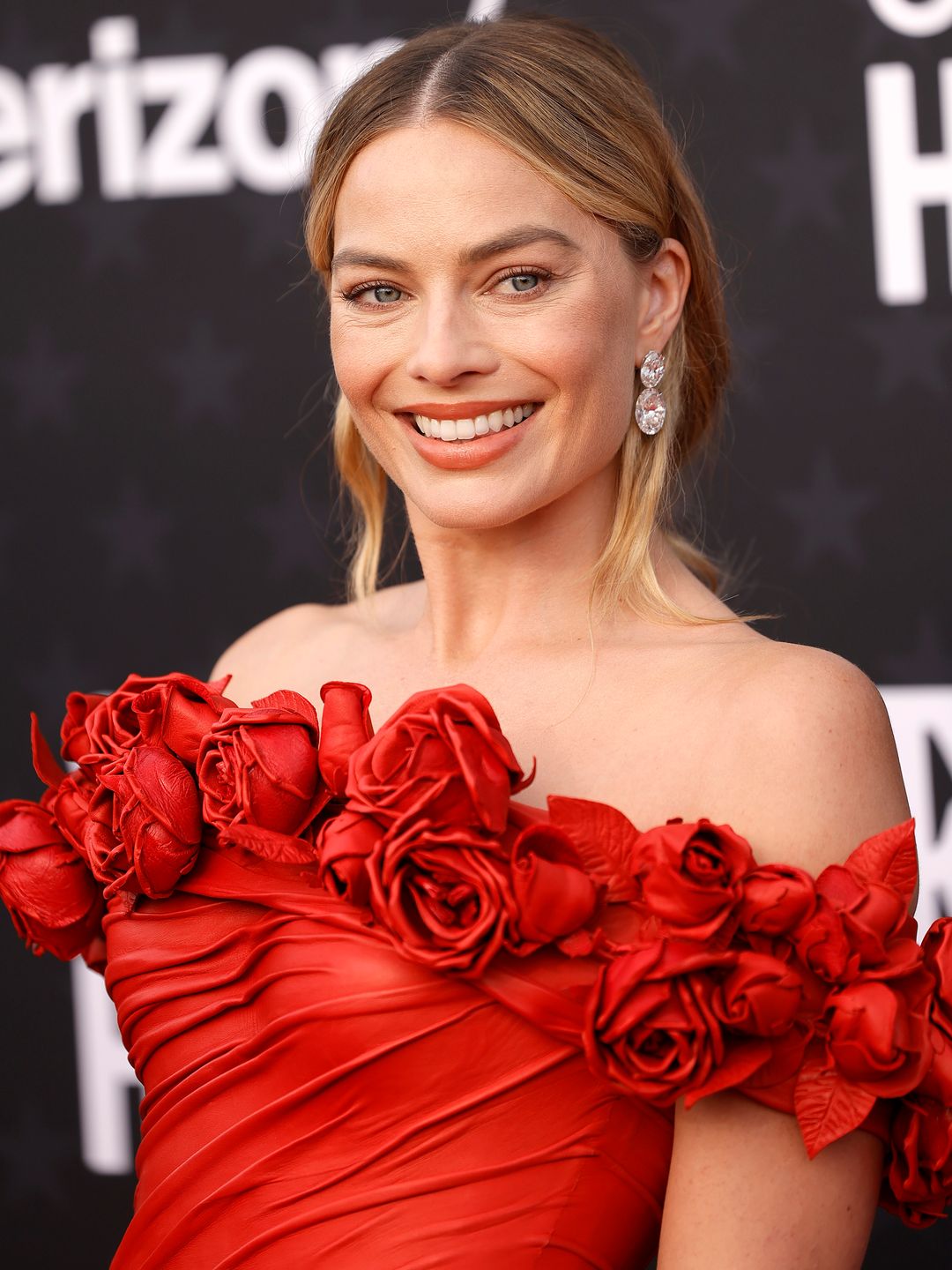  SANTA MONICA, CALIFORNIA - JANUARY 14: Margot Robbie attends the 29th Annual Critics Choice Awards at Barker Hangar on January 14, 2024 in Santa Monica, California. (Photo by Frazer Harrison/Getty Images)