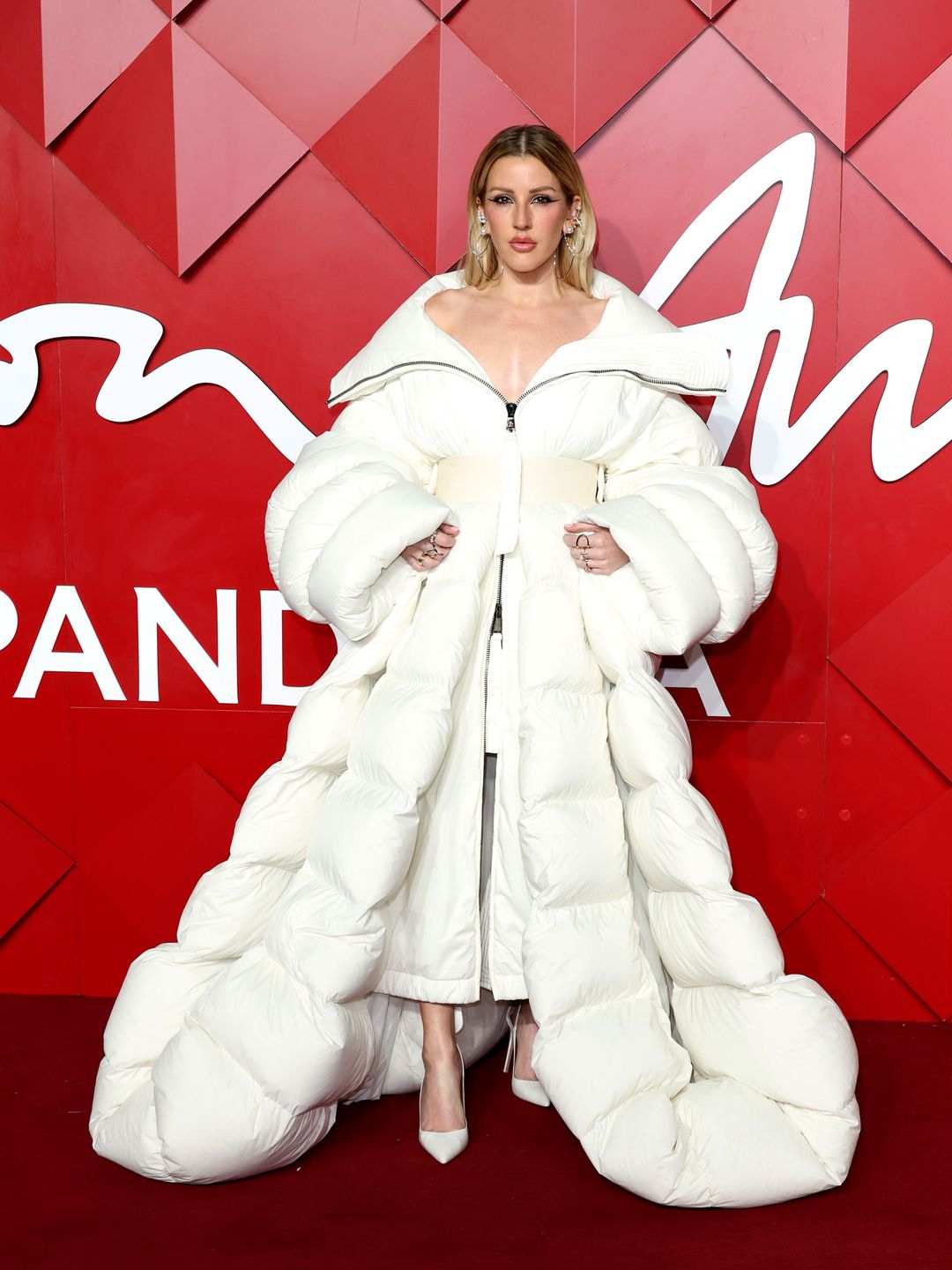 ellie goulding in white puff dress