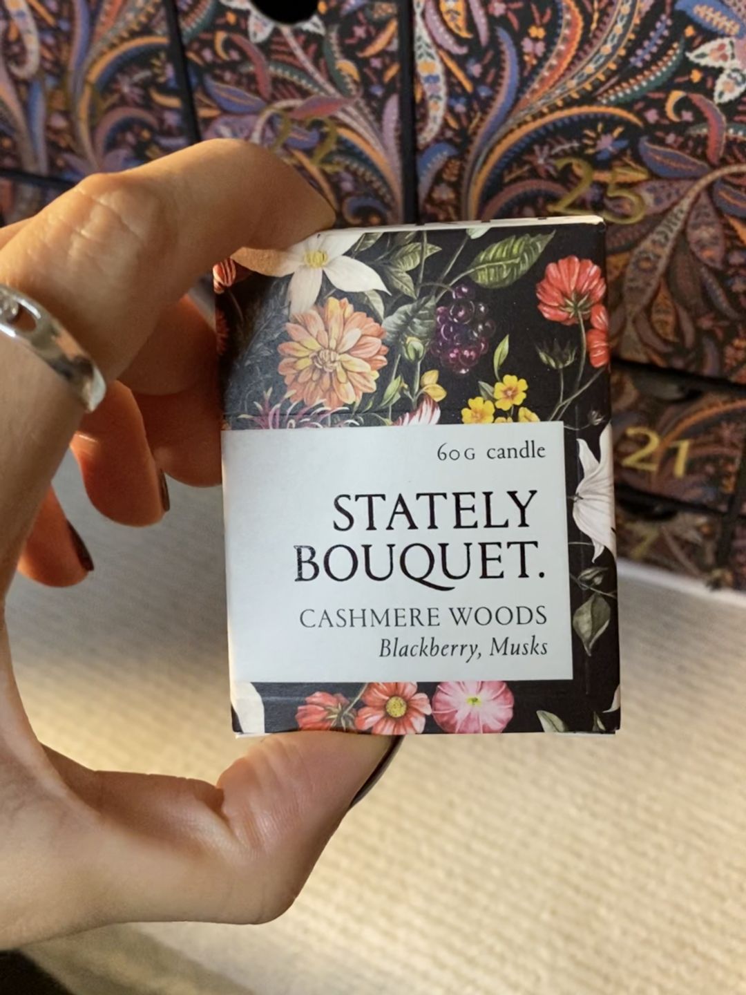 Stately Bouquet candle 