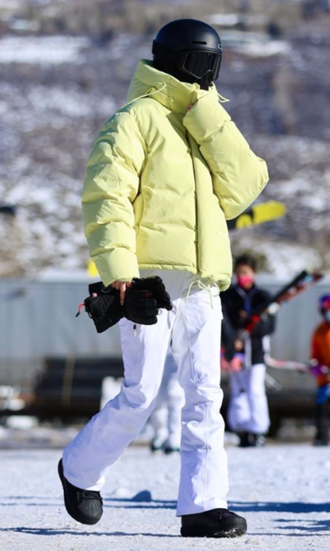 kendall jenner in yellow jacket