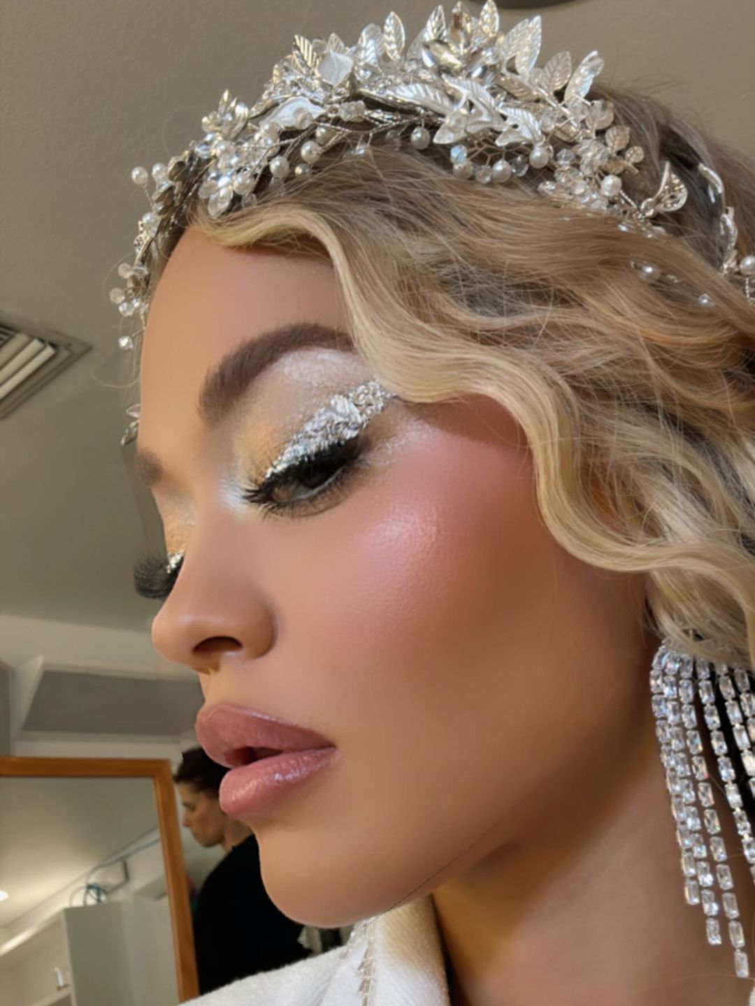 Rita's glam look matched her diamond earrings and pearl-adorned headband