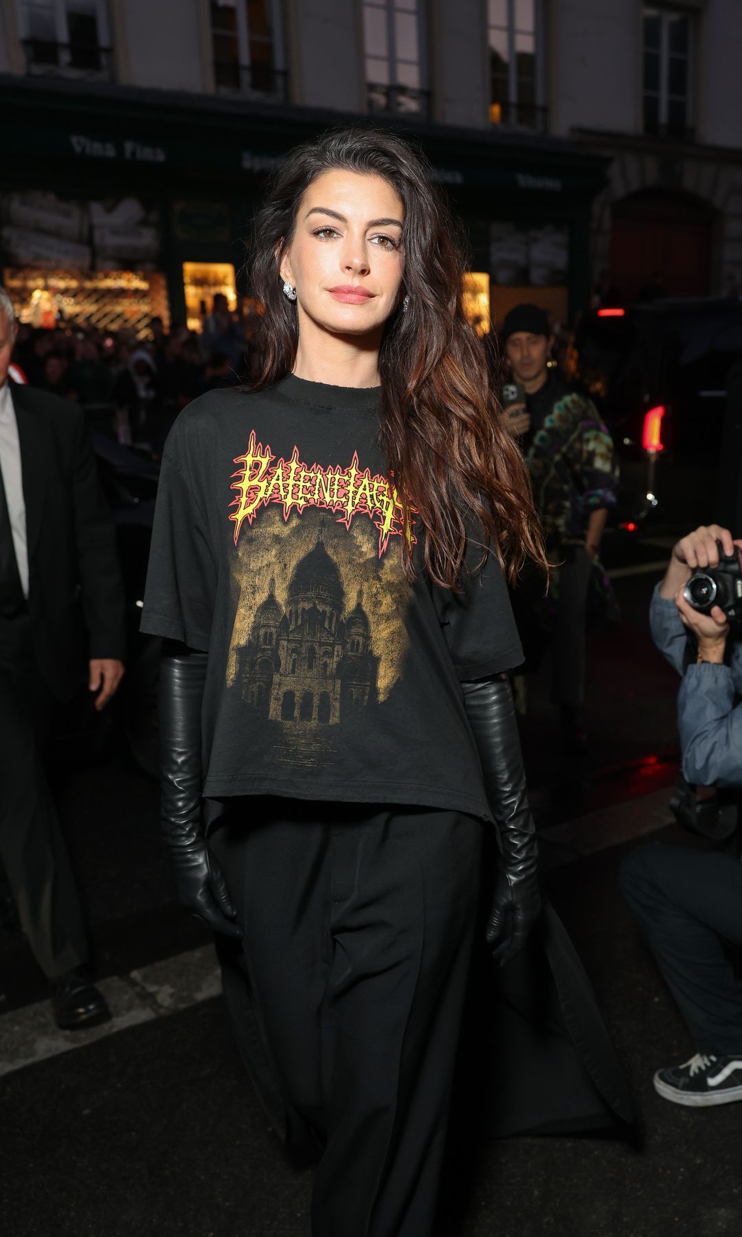 Anne Hathaway attends the Balenciaga Womenswear Spring/Summer 2026 show as part of Paris Fashion Week on October 04, 2025 in Paris, France.