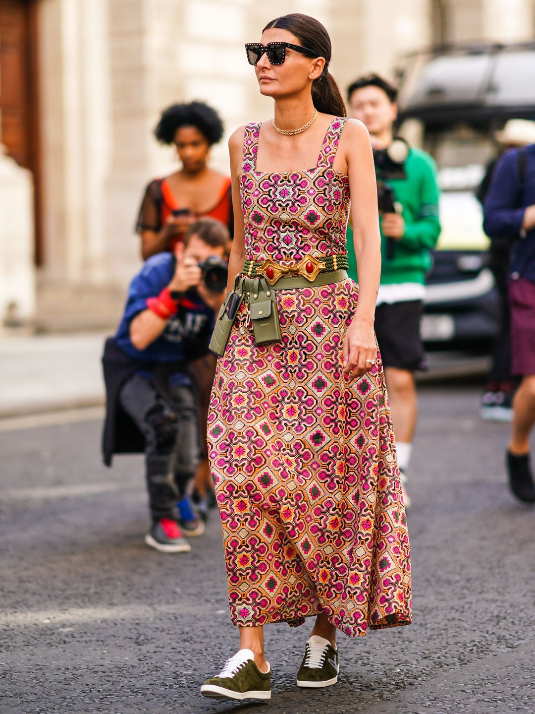 10-ways-to-wear-trainers-with-dresses-hello