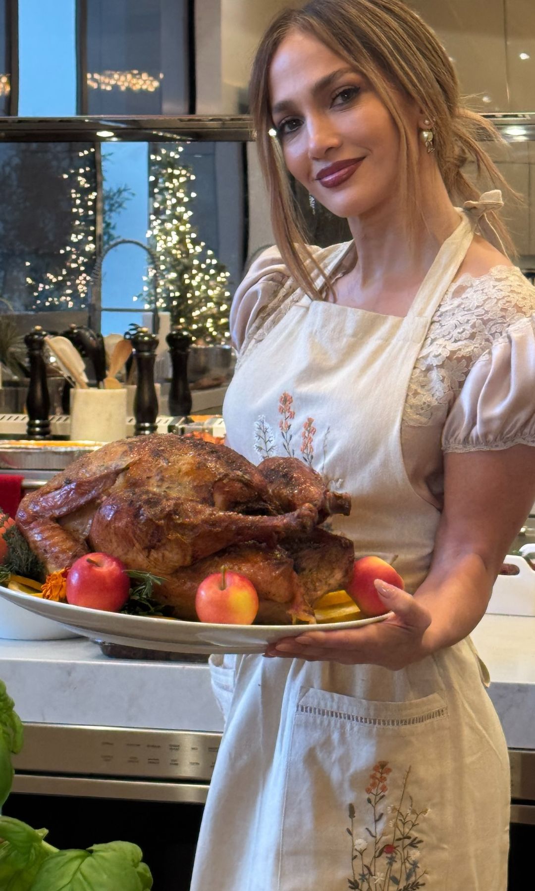 Jennifer Lopez poses with her Thanksgiving turkey 