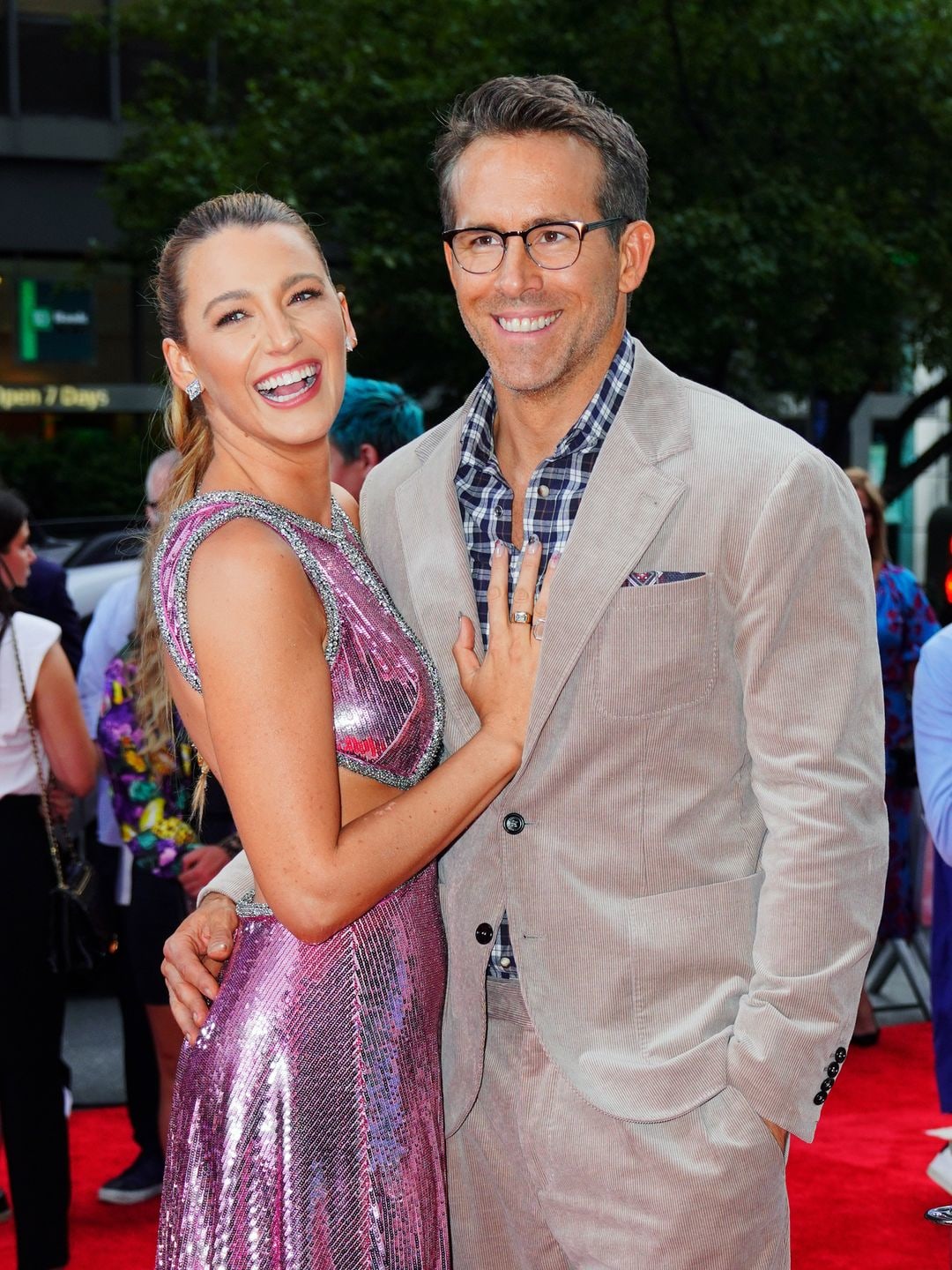 Ryan Reynolds and Blake Lively on the red carpet 