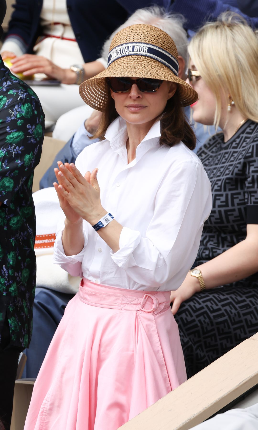 natalie portman in pink shkirt