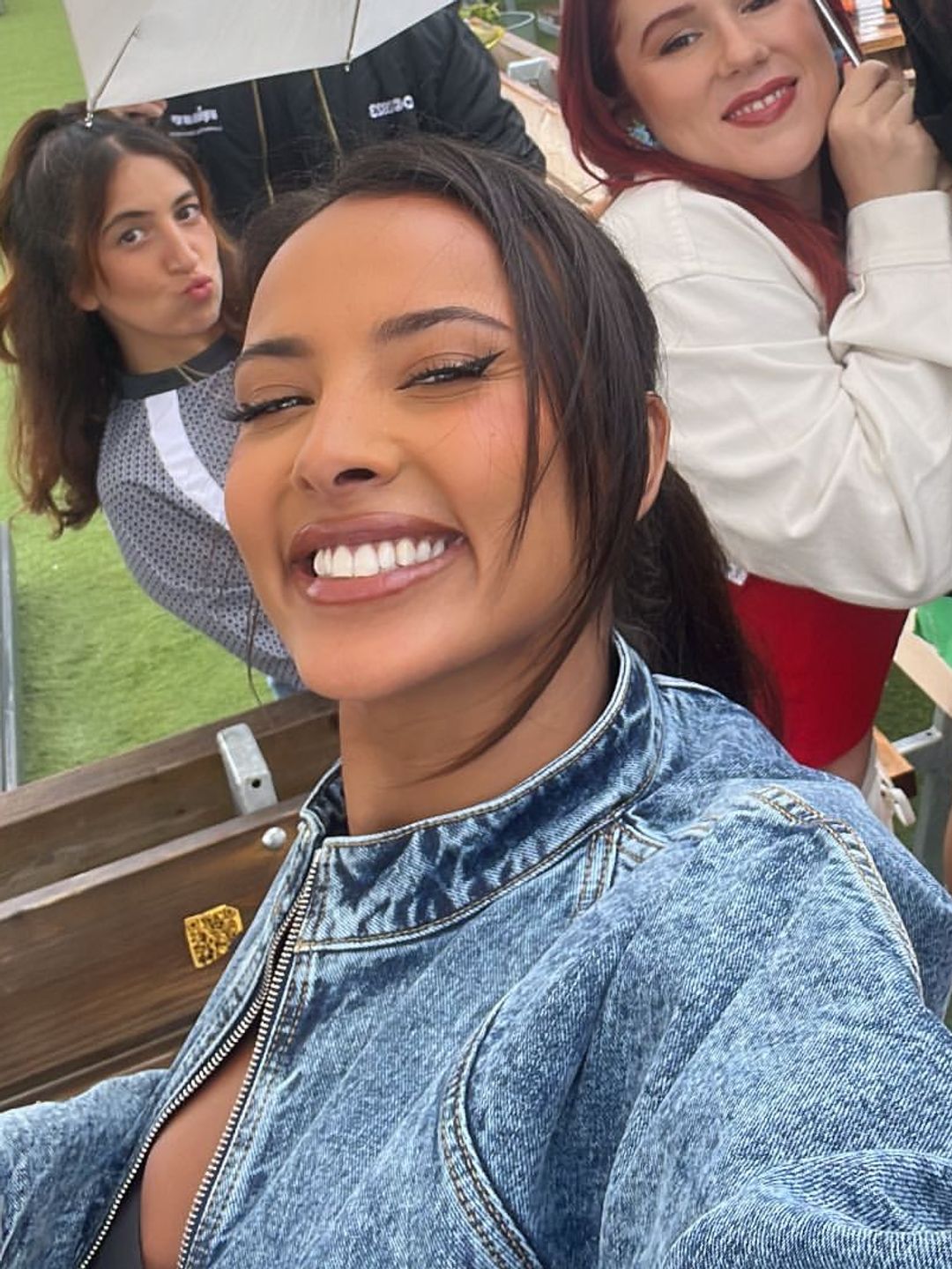 Maya Jama takes a selfie with her friends 