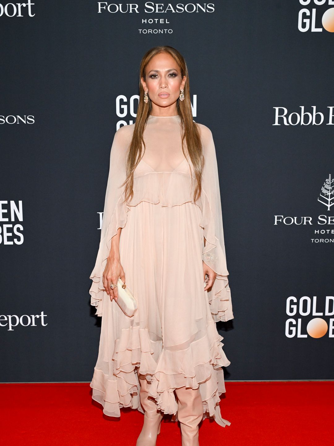 Jennifer Lopez stunned in a chiffon gown