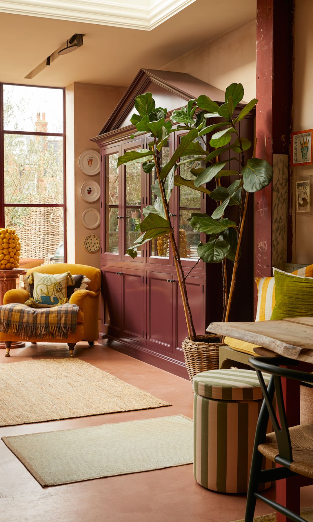 Plants and foliage help the room to breathe
