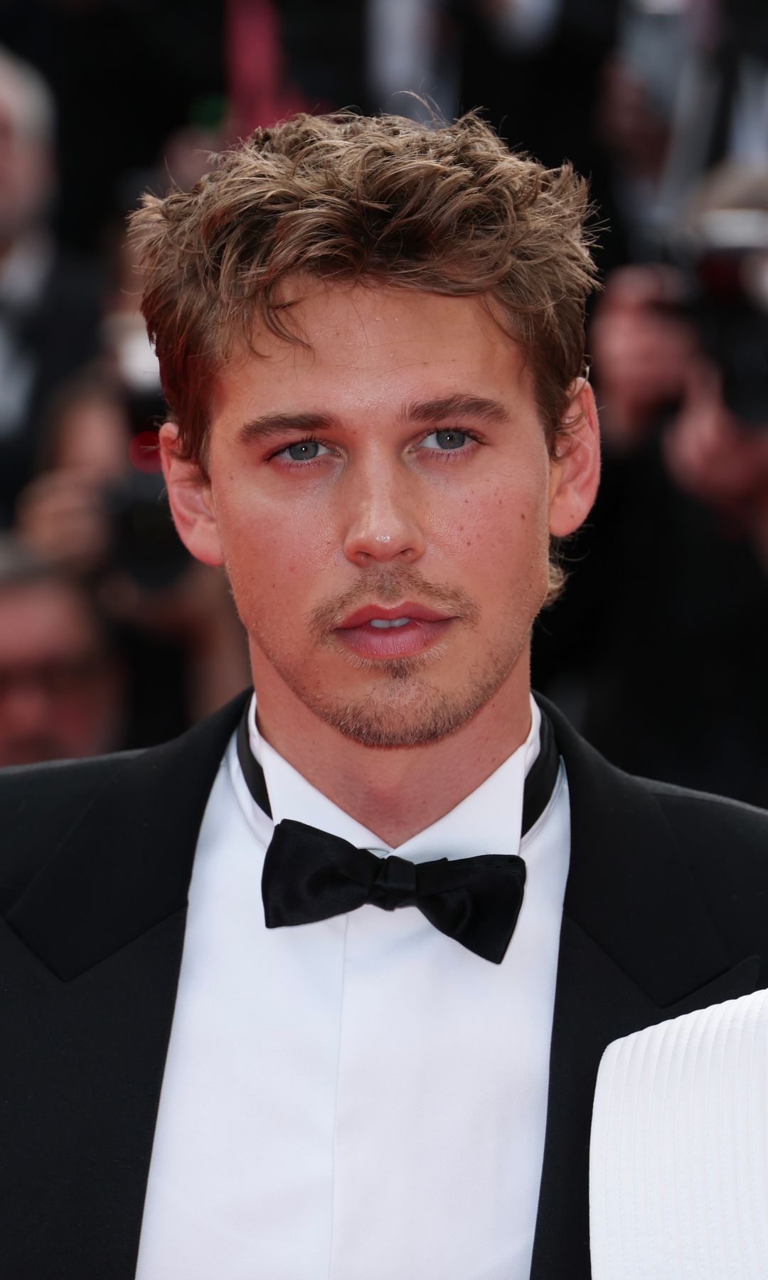 Austin Butler in a black tuxedo