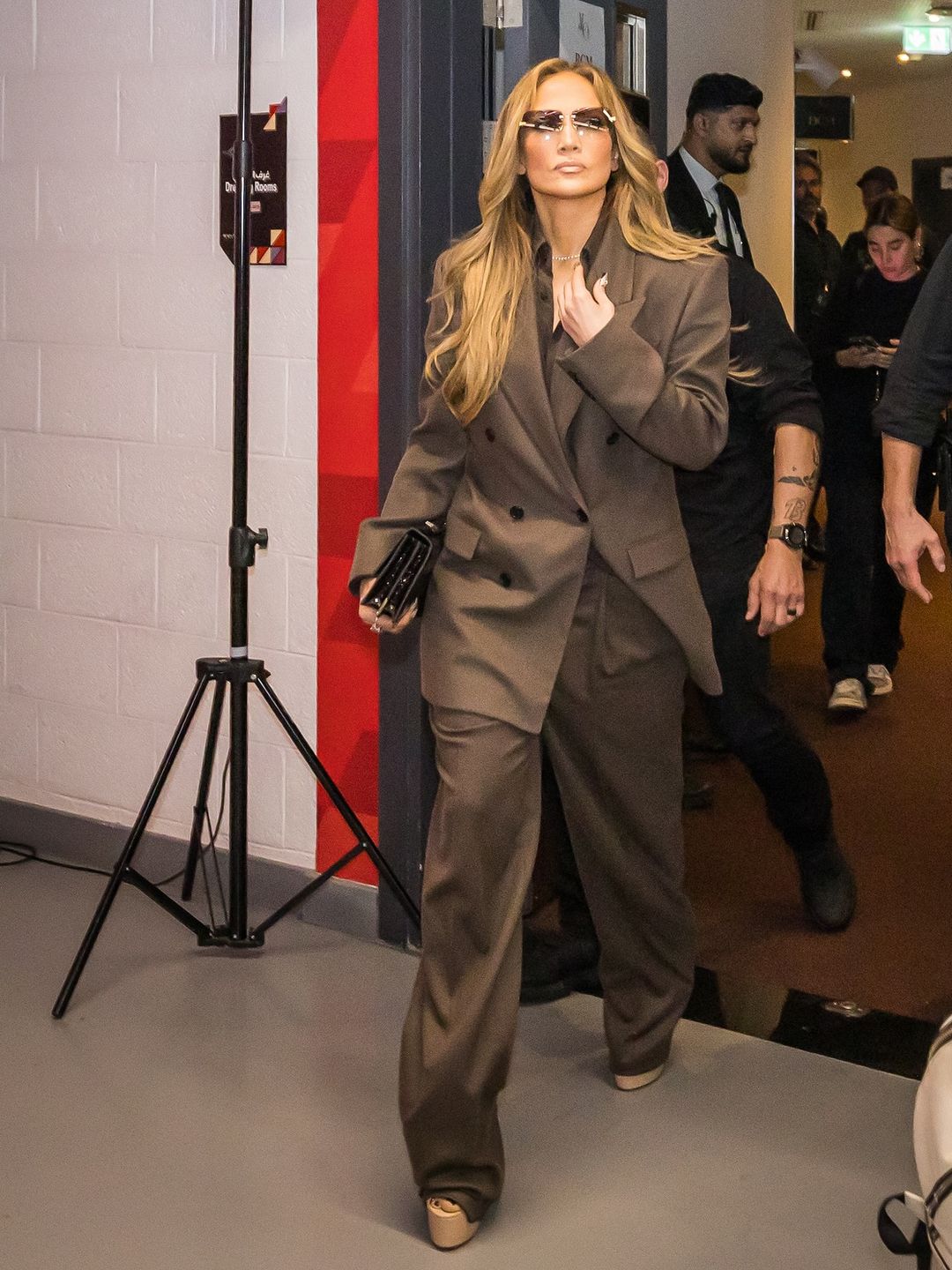 Jennifer Lopez wears a baggy suit while in Dubai