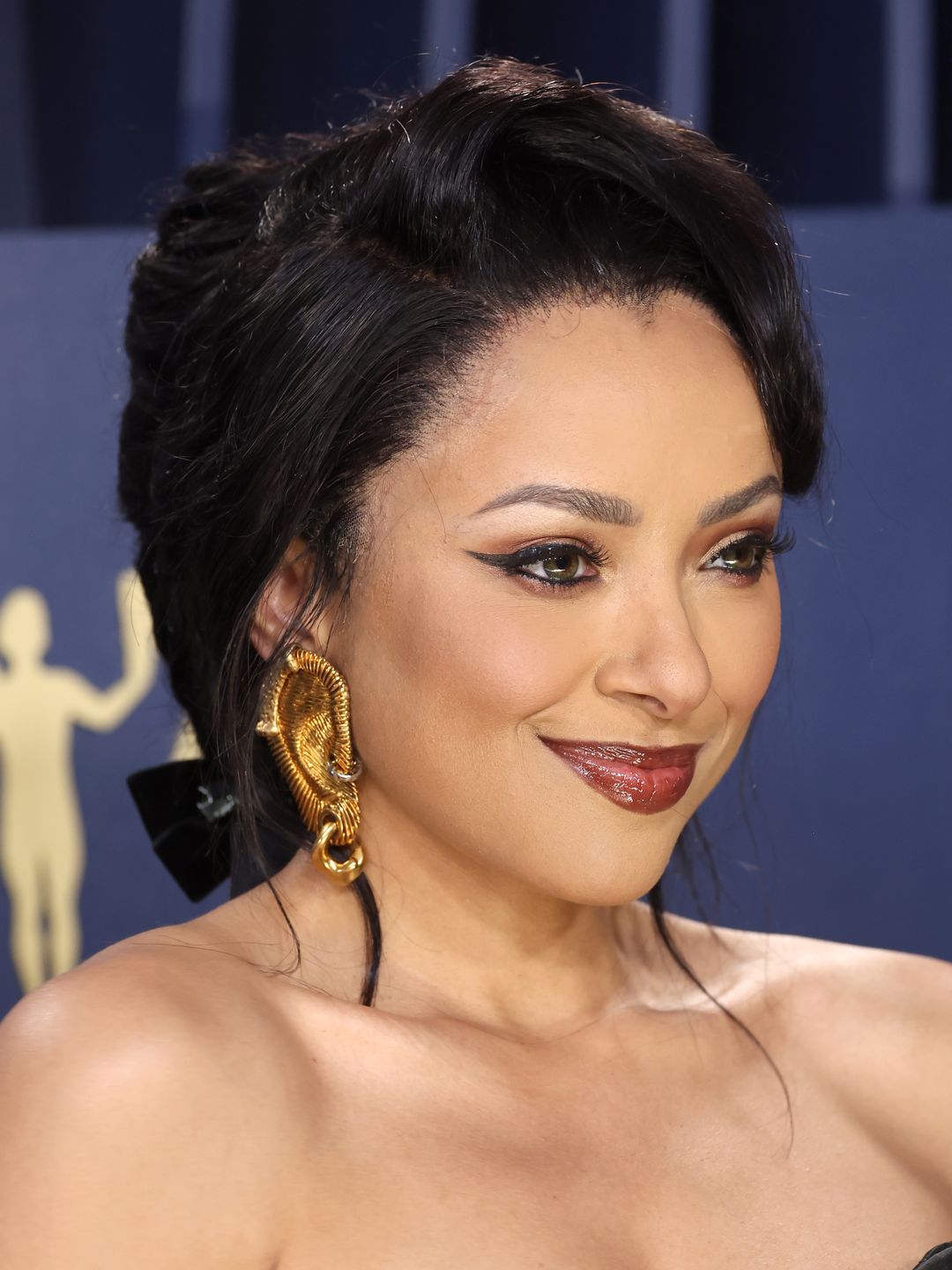  Kat Graham attends the 30th Annual Screen Actors Guild Awards 